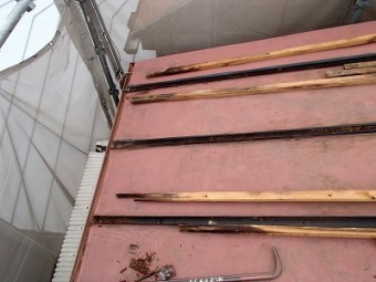 瓦棒施工中