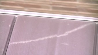 屋根のヒビに雨が入るとどうなるか