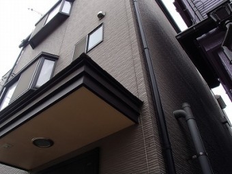 さいたまの外壁塗り替え前の玄関周り