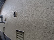 ヒビ箇所塗装後