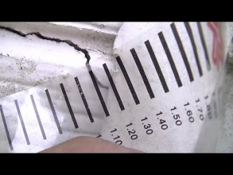目地からクラック