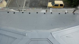 屋根雪止め取付後