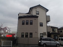 塗り替え前の一軒家の様子