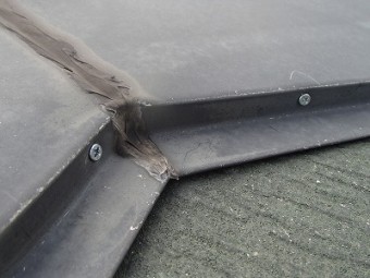 屋根板金取合い部コーキング