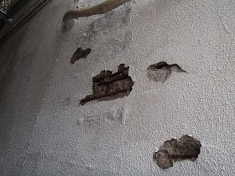 爆裂した外壁 さいたま 補修