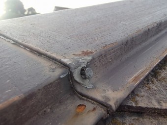 棟板金さびてる