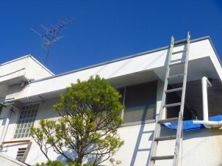 蓮田市で屋根塗装と軒天張替えと玄関ドア塗装