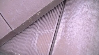屋根のコーキングが割れている 埼玉