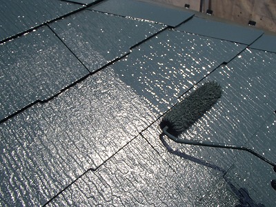さいたま市見沼区で屋根補修と【ケイセラチタンクール】で屋根塗装を行いました。