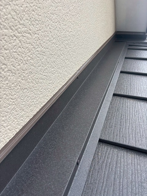 外壁と屋根取り合い部分