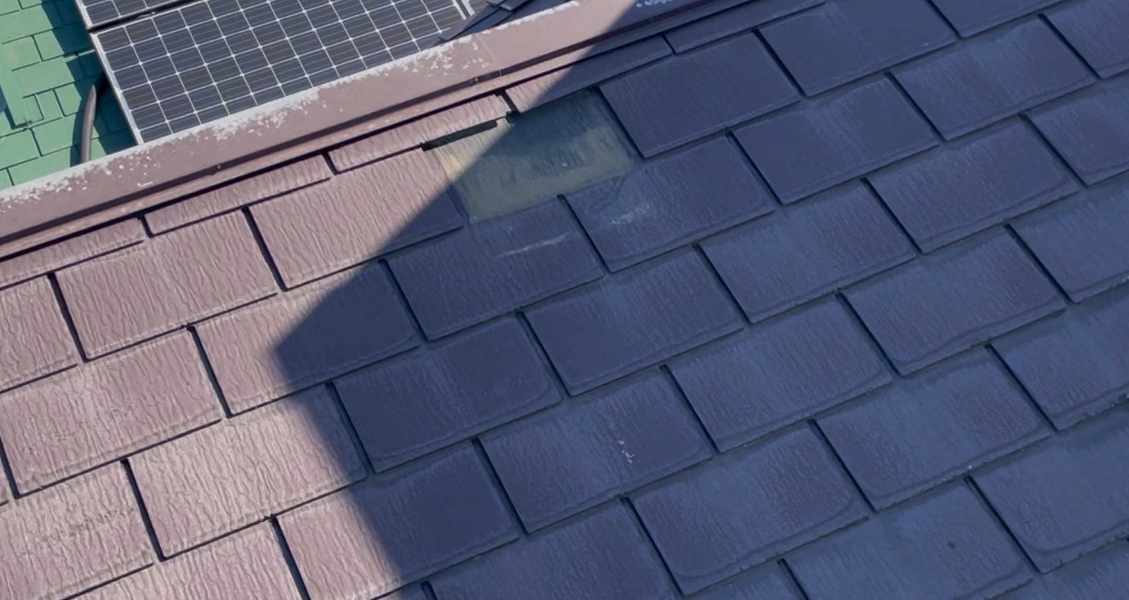 屋根材がズレているスレート屋根