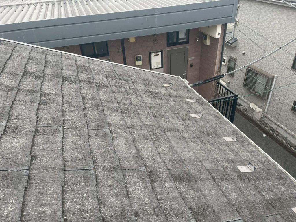 軒先側の劣化屋根