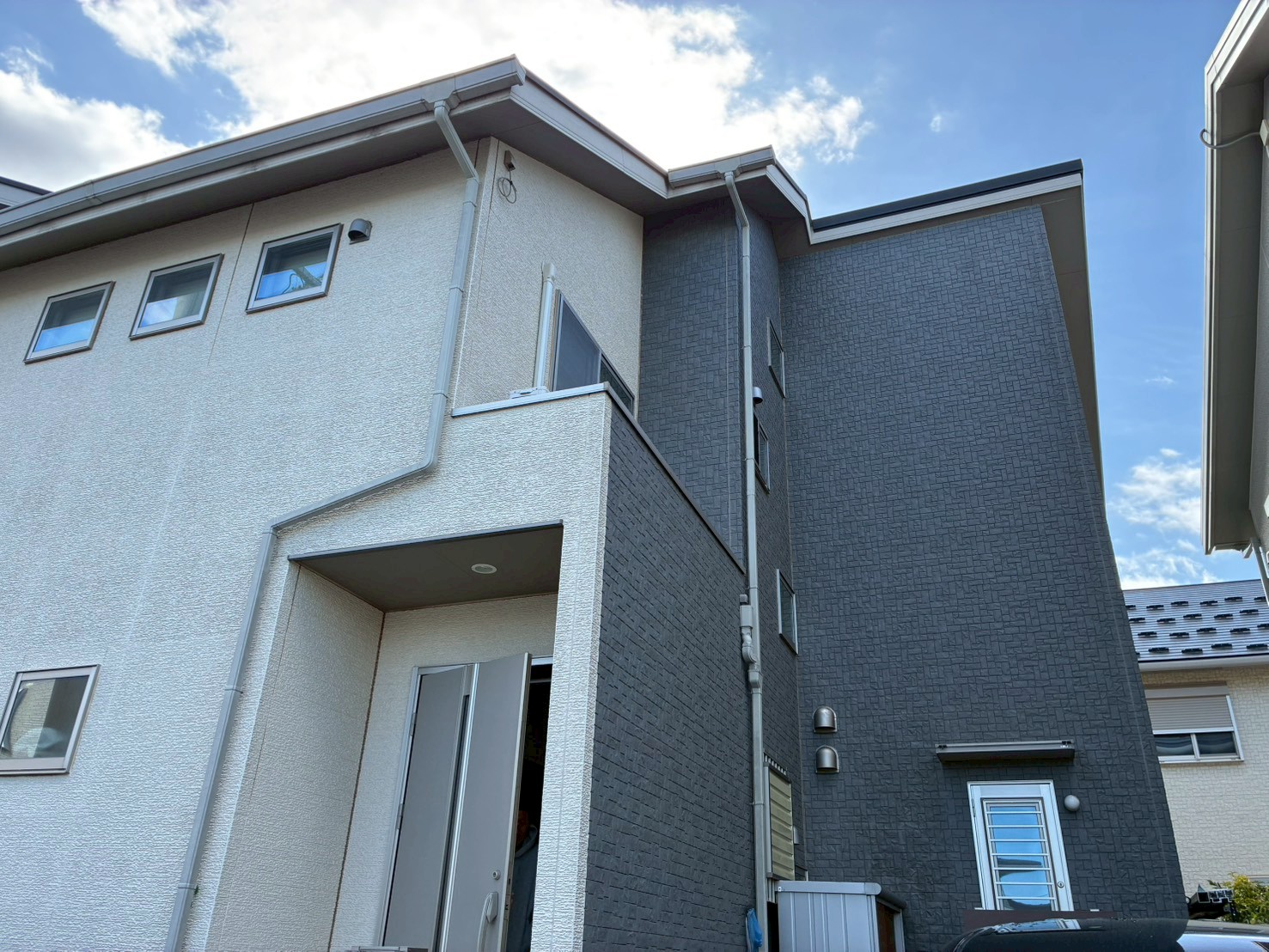 さいたま市西区｜外壁の吸水やシーリング剥離に要注意！サイディングの劣化診断と塗装のご提案