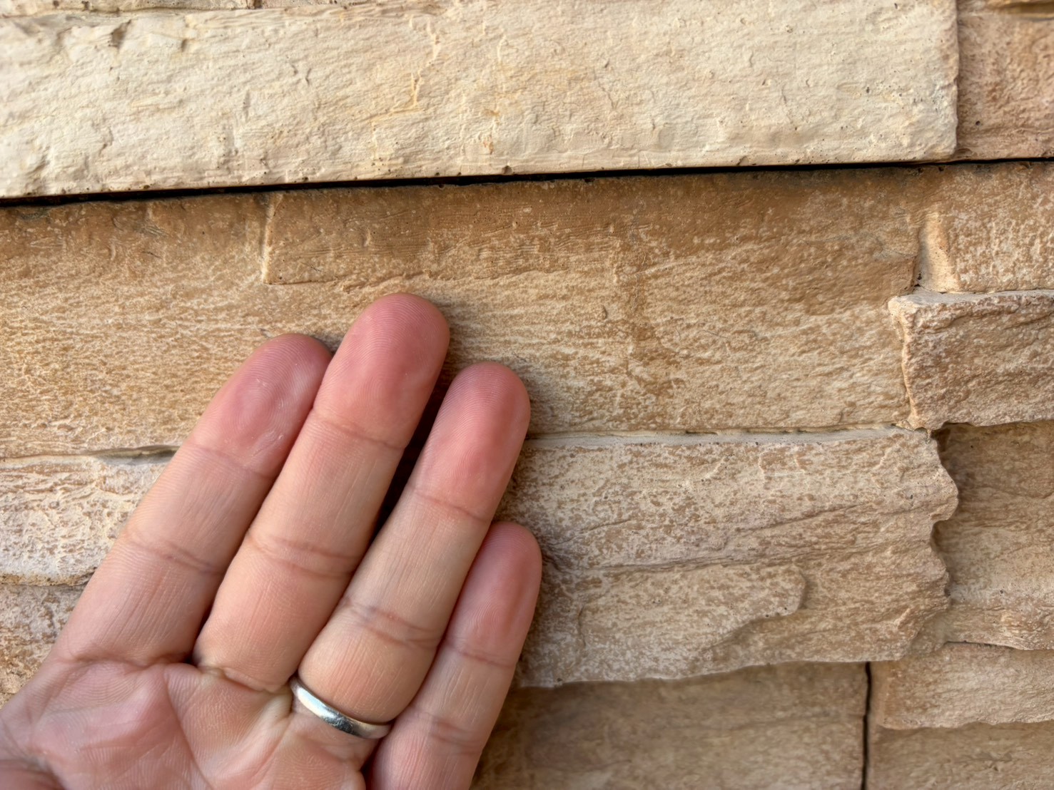 チョーキング現象は見られない擬石タイル