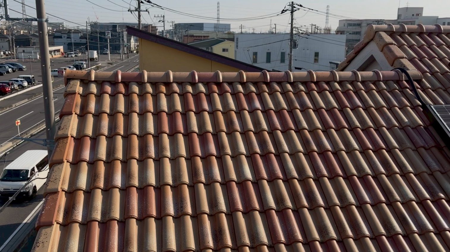 【吉川市】屋根のモニエル瓦の割れと漆喰の劣化を無料点検にて発見