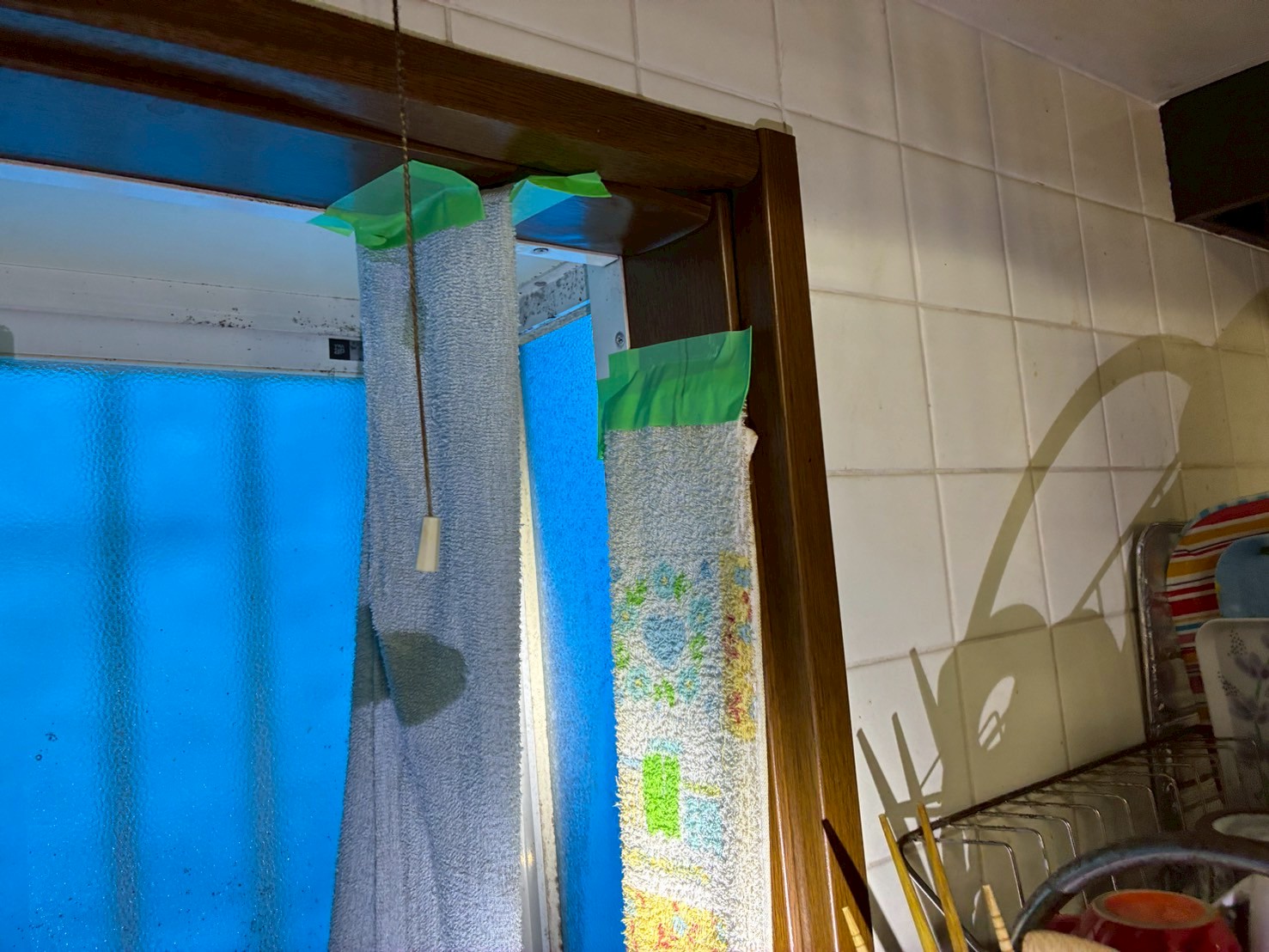 【鴻巣市】台風の日にだけ起こる雨漏り…1階キッチン出窓とサイディング外壁を診断