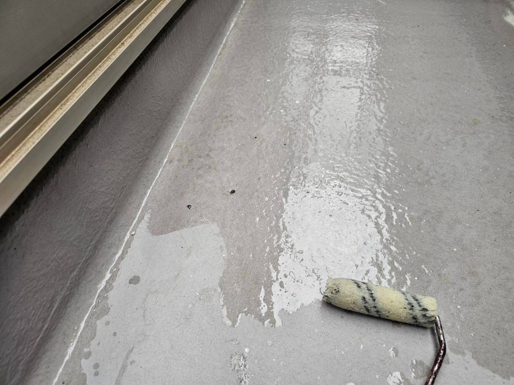 防水床の仕上げ塗装