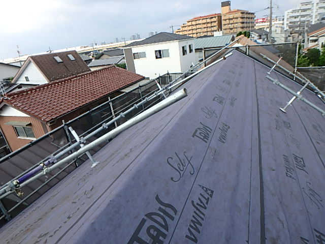 ルーフィングの敷設で防水面を再構築