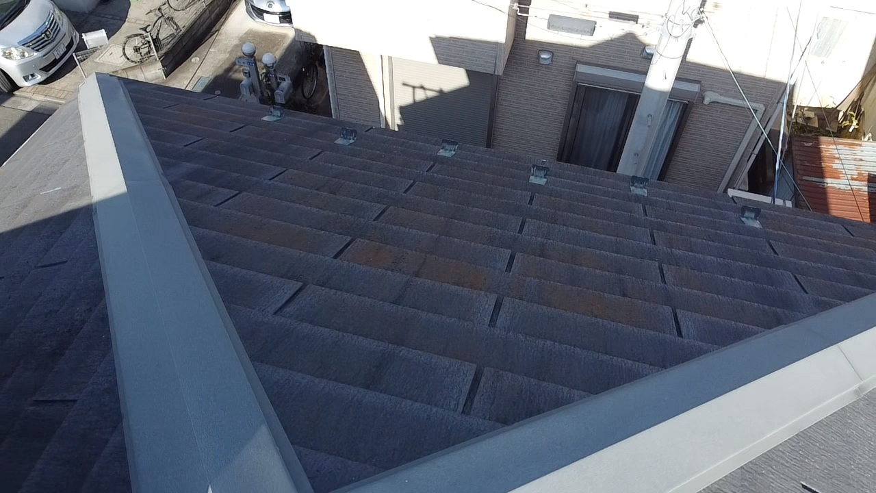 スレート屋根に苔発生