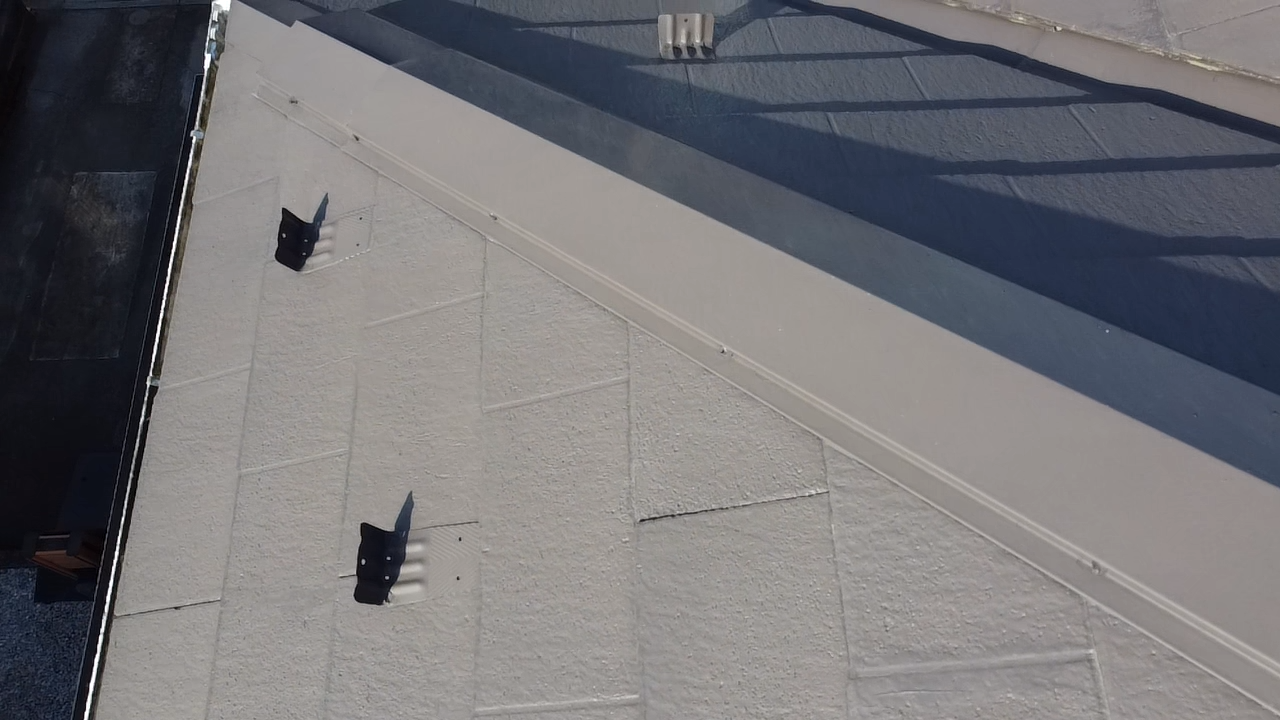 固定状況の問題がない棟板金