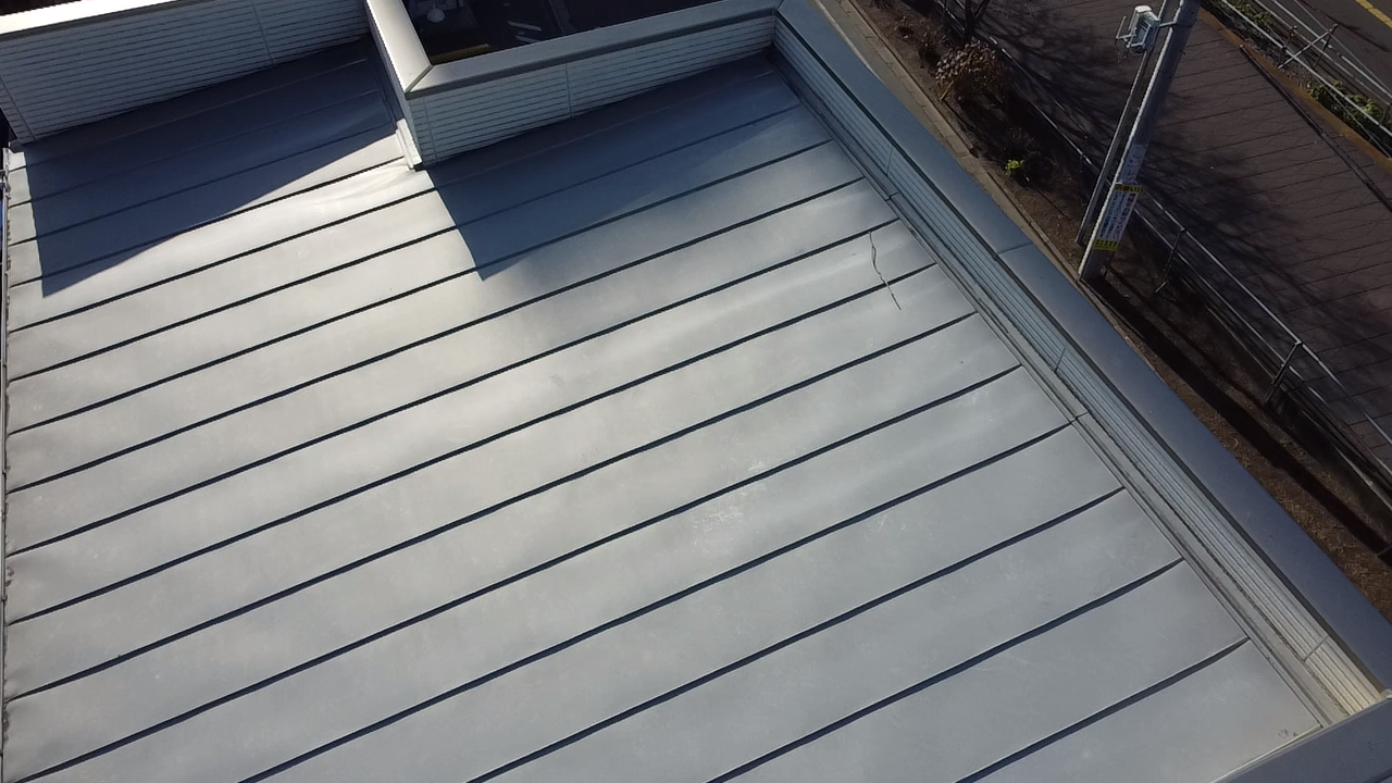 さいたま市南区で築20年の金属屋根を無料点検！見た目は綺麗だが塗装メンテナンスを提案