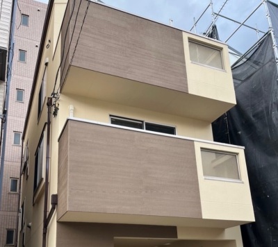屋根と外壁のフルリフォームが完成した朝霞市の住宅