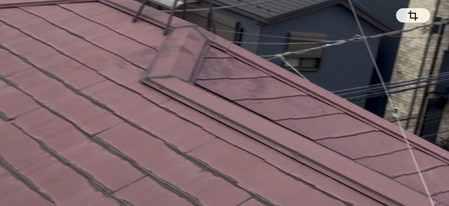 劣化が進行したスレート屋根にカバ工法を提案