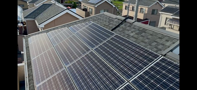 太陽光が乗った屋根