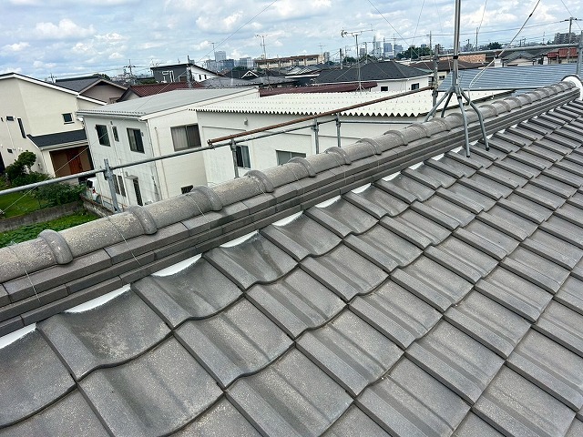 屋根漆喰　棟　白い部分