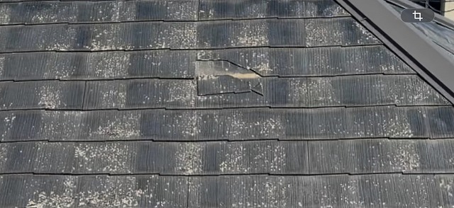 富士見市のアパートでスレート屋根の割れ発見！板金の錆やコーキングも劣化