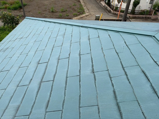 緑色のスレート屋根