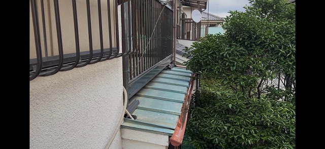 トタン屋根